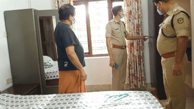 Photo of നാട്ടികയിൽ വൻ കവർച്ച. അടിച്ചിട്ട ഇരുനില വീട് കുത്തി തുറന്ന് 9 പവൻ സ്വർണവും, ഇരുപതിനായിരം രൂപയും കവർന്നു.