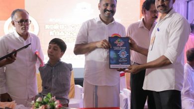 Photo of കാരുണ്യ പ്രവർത്തകൻ ജാബിർ തൃത്തല്ലൂരിനെ ആദരിച്ചു