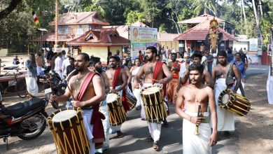 Photo of തളിക്കുളം  എരണേഴത്ത് ശ്രീ ഭഗവതി ക്ഷേത്ര മഹോത്സവത്തോടനുബന്ധിച്ച് നടന്ന ഗ്രാമ പ്രദക്ഷിണം