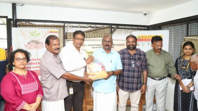 Photo of വിഷുകൈനീട്ടം. മണപ്പുറം വയോജന ക്ഷേമ സമിതി ചാരിറ്റബിൾ സൊസൈറ്റി തൃപ്രയാറിന്റെ ആഭിമുഖ്യത്തിൽ മണപ്പുറം ഫൗണ്ടേഷന്റ സഹകരണത്തോടെ പലവ്യജ്ഞന കിറ്റ് നൽകി .