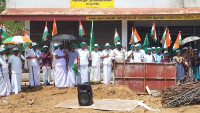 Photo of വീട് നികുതിയും പെർമിറ്റ് ഫീസും അന്യായമായി വർദ്ധിപ്പിച്ച ഇടതു പക്ഷ സർക്കാറിന്റെദുർഭരണത്തിന് എതിരെയു ഡി എഫ് തളിക്കുളം പഞ്ചായത്ത്‌ കമ്മിറ്റിയുടെ നേതൃത്വത്തിൽതളിക്കുളം പഞ്ചായത്ത്‌ ഓഫിസിലേക്ക്പ്രതിഷേധ മാർച്ചും ധർണയും സംഘടിപ്പിച്ചു.