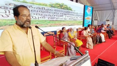 Photo of എന്റെ കേരളം പ്രദർശന വിപണന മേള മെഗാ എക്സിബിഷന്റെ ഭാഗമായുള്ള “കൃഷിയിലെ നൂതന രീതികൾ : സാങ്കേതിക വിദ്യകൾ “സെമിനാർ പി.ബാലചന്ദ്രൻ എം എൽ എ ഉദ്ഘാടനം ചെയ്തു സംസാരിക്കുന്നു.