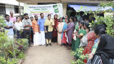 Photo of തളിക്കുളം ഗ്രാമപഞ്ചായത്ത് ഹരിതമിത്രം സ്മാർട്ട് ഗാർബേജ് മോണിറ്ററിംഗ് സിസ്റ്റം ആപ്പ് ക്യു ആർ കോഡ് പതിപ്പിക്കലും വിവരശേഖരണവും ആരംഭിച്ചു