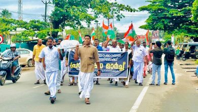 Photo of പൊതുശ്മശാനം തുറന്ന് പ്രവർത്തിപ്പിക്കാത്തതിൽ പ്രതിഷേധിച്ച് തളിക്കുളം ഗ്രാമ പഞ്ചായത്ത്‌ ഓഫിസിലേക്ക് ശവമഞ്ചവുമായി കോൺഗ്രസ്സ് പ്രതീകാത്മക സമരം നടത്തി.