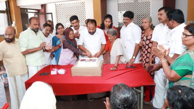 Photo of മധുരം വിളമ്പിയും കേക്ക് മുറിച്ചും ഭക്ഷ്യ ധാന്യ കിറ്റുകൾ വിതരണം ചെയ്തും ആശ്രയ കുടുംബങ്ങളോടൊപ്പം നാട്ടികയിൽ എം എ യൂസഫലിയുടെ പിറന്നാൾ ആഘോഷിച്ചു.