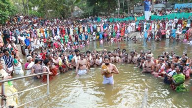 Photo of തുപ്രയാർ തേവരുടെ സേതു കുളത്തിൽ ആറാട്ട്