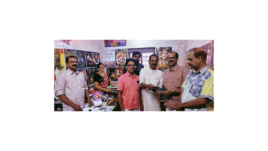 Photo of തൃപ്രയാർ നാടകവിരുന്നിന്റെ പ്രവേശന പാസ് വിതരണം ആരംഭിച്ചു.