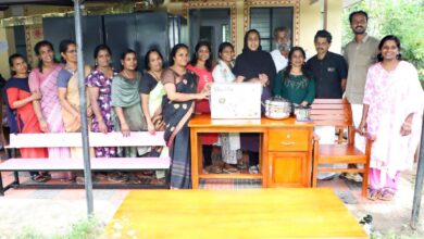 Photo of വലപ്പാട് ഗ്രാമപഞ്ചായത്തിലെ  അങ്കണവാടികൾക് ഫർണിച്ചർ.പാത്രങ്ങൾ വിതരണം ചെയ്തു