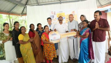 Photo of **സംസ്ഥാന സർക്കാരിന്റെ ലൈഫ് ഭവന പദ്ധതിപ്രകാരം തളിക്കുളം ഗ്രാമപഞ്ചായത്തിൽ *ഭവന നിർമ്മാണം പൂർത്തീകരിച്ച ഗുണഭോക്താക്കളുടെ കുടുംബസംഗമവും, പണി പൂർത്തീകരിച്ച വീടുകളുടെ താക്കോൽ വിതരണവും, തളിക്കുളം ഗ്രാമപഞ്ചായത്തിനെ അതിദാരിദ്ര്യ വിമുക്ത പഞ്ചായത്ത് പ്രഖ്യാപിക്കുന്ന ചടങ്ങും നടത്തി.*