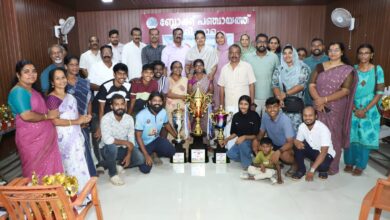 Photo of തളിക്കുളം ബ്ലോക്ക് പഞ്ചായത്ത് കേരളോൽത്സവം.288 പോയിന്റോടെ തുടർച്ചയായ നാലാം തവണയും തളിക്കുളം ഗ്രാമപഞ്ചായത്ത് ഓവർ ഓൾ ചാമ്പ്യൻ മാരായി