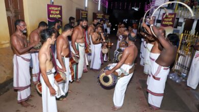 Photo of തൃപ്രയാർ ശ്രീ ഷൺമുഖ സമാജം ഹനുമാൻസ്വാമി ക്ഷേത്രത്തിലെ ഹനുമാൻസ്വാമിയുടെ പ്രതിഷ്ഠാദിന മഹോത്സവത്തിന് സമാപനമായി.പഞ്ചവാദ്യം നടന്നു