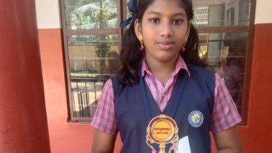 Photo of വലപ്പാട് ഉപജില്ല കലോത്സവം(ഫസ്റ്റ് പ്രൈസ്) സംസ്കൃതം കവിത രചന.തനുശ്രീ.കെ.കെ. (എസ് എൻ വി യു പി സ്കൂൾ തളിക്കുളം)