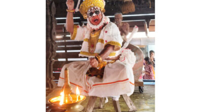 Photo of തൃപ്രയാർ ശ്രീരാമസ്വാമി ക്ഷേത്രത്തിൽ വൃശ്ചിക മാസത്തിൽ നടത്തിവരാറുള്ള അംഗുലിയാങ്കം കൂത്ത് പുറപ്പാട് ആരംഭിച്ചു