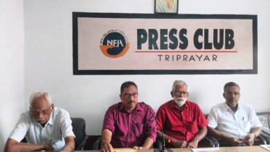 Photo of ക്ഷേത്രവാദ്യകല ആസ്വാദകസമിതിയുടെ.ശ്രീരാമപാദസുവർണ്ണമുദ്രകൊമ്പുകലാകാരൻ കുമ്മത്ത് രാമൻകുട്ടിനായർക്ക് ”