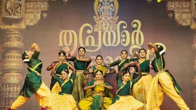 Photo of തൃപ്രയാർ ഏകാദശി കലാപരിപാടികളോടനുബന്ധിച്ച് മൂന്നാം ദിനം .കാളിന്ദി ഡാൻസ് അക്കാദമി. അവതരിപ്പിച്ച . നൃത്തനൃത്യങ്ങൾ