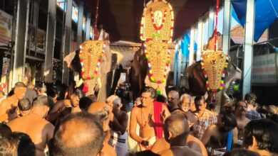 Photo of തൃപ്രയാർ ഏകാദശിക്കു മുന്നോടിയായുള്ള ദശമിവേല : ശ്രീധർമ്മ ശാസ്താവിനെ പുറത്തേക്ക് എഴുന്നള്ളിക്കുന്നു.