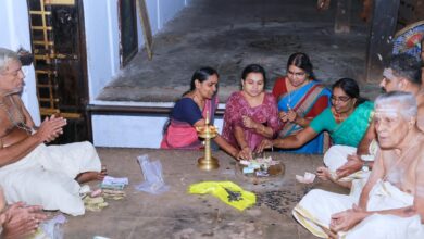 Photo of ദ്വാദശിപ്പണ സമർപ്പണം, ദ്വാദശി ഊട്ട് എന്നിവയോടെ തൃപ്രയാർ ഏകാദശി മഹോത്സവത്തിന് സമാപനമായി.