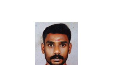 Photo of യുവാവിനെ വാടാനപ്പള്ളി കൃഷിഭവൻഓഫീസിൻ്റെ ഷീറ്റിന് മുകളിൽ കയറി മരത്തിൽ തൂങ്ങിമരിച്ച നിലയിൽ കണ്ടെത്തി.