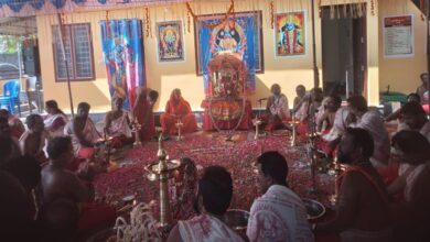 Photo of ഭകതിനിർഭരമായി ചാഴൂർ ശ്രീമഠത്തിലെലക്ഷാർച്ചനയും വിശ്വരൂപക്കളവും