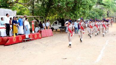 Photo of 2024- 26 അധ്യായന വർഷത്തിലെ തളിക്കുളം ജി .വി എച്ച്. എസ്. എസ്..സ്കൂളിലെയും നാഷണൽ ഹയർ സെക്കൻഡറി സ്കൂൾ എങ്ങണ്ടിയൂരിലെയും ‘എസ്.പി. സി. സീനിയർ കേഡറ്റുക്കളുടെ പാസ്റ്റിംഗ് ഓട്ട് പരേഡ് . ജി .വി എച്ച്. എസ്. എസ്. തളിക്കുളം സ്കൂൾ ഗ്രൗണ്ടിൽ നടന്നു