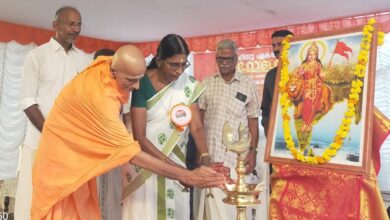 Photo of തളിക്കുളം പഞ്ചായത്ത് ഹിന്ദു ഏകതാ സമ്മേളനം. സ്വാമി വിവേകാനന്ദ നഗറിൽ നടത്തി. ഹിന്ദു ഐക്യവേദി സംസ്ഥാന രക്ഷാധികാരി ശശികല ടീച്ചർ ഉദ്ഘാടനം ചെയ്തു.