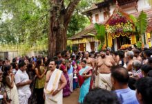 Photo of പെരിങ്ങോട്ടുകര ശ്രീ ആവണങ്ങാട്ടിൽ കളരി ശ്രീ വിഷ്ണുമായ ക്ഷേത്രത്തിലെ വെള്ളാട്ട് മഹോത്സവത്തിന് തുടക്കം കുറിച്ച് നടന്ന പെട്ടി എഴുന്നള്ളിപ്പ്