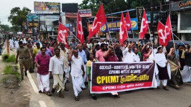 Photo of പ്രതിപക്ഷ നേതാവ് പിണറായി വിജയന്റെ വീട്ടിൽ ഇ ഡി നടത്തിയ റൈഡില്‍  പ്രതിഷേധിച്ച് തൃപ്രയാർ പ്രകടനം നടന്നു