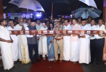 Photo of നിർധനരായ വൃക്ക രോഗികൾക്ക് സൗജന്യ ഡയാലിസിസ് എന്ന ആശയവുമായ.വലപ്പാട് സി.പി. മുഹമ്മദ് മെമ്മോറിയൽ ചാരിറ്റബിൾ ട്രസ്റ്റ്. സി.പി.ട്രസ്റ്റിന്റെ ഡയാലിസിസ് സെന്റർ വലപ്പാട്.കോതകുളം ബീച്ച് സി.പി.ജങ്ഷനിൽ പ്രവർത്തനം ആരംഭിച്ചു. സംസ്ഥാന പോലീസ് മേധാവി റവാഡ എ. ചന്ദ്രശേഖരൻ ഐ.പി.എസ് ഡയാലിസിസ് സെൻ്ററിൻ്റെ ഉദ്ഘാടനം നിർവ്വഹിച്ചു.