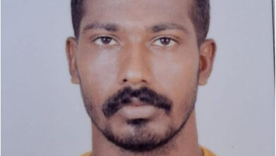 Photo of അതിശക്തമായ മഴയിൽ മുതലപ്പൊഴിയിൽ വള്ളം മറിഞ്ഞ് കാണാതായ രണ്ടുപേരിൽ ഒരാളുടെ മൃതദേഹം കണ്ടെത്തി