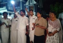 Photo of ദുരിതമനുഭവപ്പെട്ട മേഖലകളിൽ അർധരാത്രിവരെ സന്ദർശനം നടത്തി മന്ത്രി ഒ. ജെ. ജനീഷും ജില്ലാ കളക്ടർ ശിഖ സുരേന്ദ്രനും