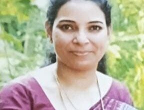 Photo of ദേശീയപാത പുതുക്കാട് നിയന്ത്രണം വിട്ട കെഎസ്ആർടിസി ബസിടിച്ച് യുവതിക്ക് ദാരുണാന്ത്യം.
