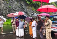 Photo of കുതിരാന്‍ തുരങ്കത്തിനു മുകളില്‍ നേരിയ മണ്ണിടിച്ചില്‍