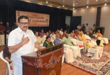 Photo of ഗുരുവായൂരപ്പനെ തൊഴുതാൽ ലഭിക്കുന്നത് പോസിറ്റീവ് എനർജി -ദേവസ്വം മന്ത്രി കെ.മുരളീധരൻ