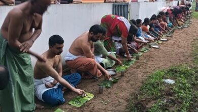 Photo of കയ്പമംഗലം ദേവമംഗലം ക്ഷേത്രത്തിൽ കർക്കിടക വാവ് പിതൃബലി തർപ്പണം നടത്തി.