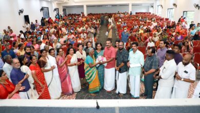 Photo of എം എ യൂസഫലിയുടെ ഓണ സമ്മാനം നാട്ടിക പഞ്ചായത്തിന്റെ നേതൃത്വത്തിൽ 750കുടുംബങ്ങൾക്ക് ഓണ കിറ്റുകളും ഓണക്കോടിയും വിതരണം ചെയ്തു.