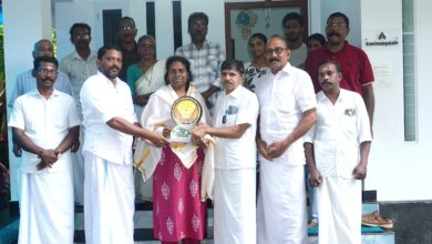 Photo of പെരിങ്ങോട്ടുകരയുടെ അഭിമാനമായ സിന്ധുവിനെ അനുമോദിച്ച് പെരിങ്ങോട്ടുകര കൾച്ചറൽ & ചാരിറ്റബിൾ ട്രസ്റ്റ്.