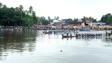 Photo of തൃപ്രയാർ ജലോത്സവം : എ ഗ്രേഡിൽ ഗരുഡനും ബി ഗ്രേഡിൽ വടക്കും പുറവും ജേതാക്കളായി.