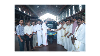 Photo of ശ്രീഗുരുവായൂരപ്പന് വഴിപാടായി മഹീന്ദ്രയുടെ ഇലക്ട്രിക് ആട്ടോ.