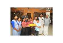 Photo of മട്ടുപ്പാവിലെ പൂ കൃഷിക്ക് നൂറുമേനി വിളവ്.