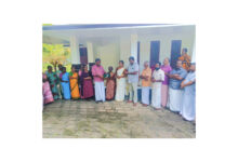 Photo of ഓണക്കോടി വിതരണം ചെയ്തു .