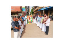 Photo of രാജീവ്‌ ഗാന്ധിയുടെ ജന്മദിനം പുഷ്‌പ്പാർച്ചനയും അനുസ്മരണവും നടത്തി.
