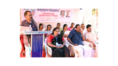 Photo of വലപ്പാട് സർവ്വിസ് സഹകരണ ബാങ്കിന്റെ വിദ്യാഭ്യാസ അവാർഡുകളുടെയും അംഗങ്ങൾക്കുള്ള ചികിത്സാ സഹായത്തിന്റെ വിതരണ ഉദ്ഘാടനം വലപ്പാട് പഞ്ചായത്ത് പ്രസിഡണ്ട് പി.കെ മോഹനൻ നിർവഹിച്ചു .