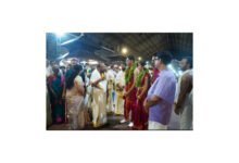 Photo of ഗുരുവായൂരിൽ കല്ല്യാണമേളം, 6 മണ്ഡപങ്ങളിലായി ഇന്ന് നടക്കുന്നത് 437 കല്ല്യാണങ്ങൾ, വിവാഹ സംഘത്തിനൊപ്പം 24 പേർക്ക് മാത്രം പ്രവേശനം, ക്ഷേത്രത്തിൽ കർശന നിയന്ത്രണം.