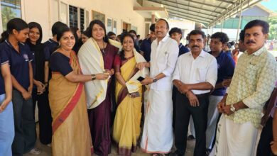 Photo of സെപ്റ്റംബർ 5 രാജവ്യാപകമായി അധ്യാപക ദിനമായി ആചരിക്കുന്നതിന്റെ ഭാഗമായി തൃപ്രയാർ സർഗ്ഗസംസ്കൃതി നാട്ടിക എസ് എൻ ട്രസ്റ്റ് ഹയർസെക്കൻഡറി സ്കൂൾ എൻഎസ്എസ് പ്രോഗ്രാം കോഡിനേറ്റർ ശലഭ ജ്യോതിഷിനെയും അസിസ്റ്റന്റ് ഓഫീസർ ഇ ബി ഷൈജയേയും നാട്ടിക ഗ്രാമപഞ്ചായത്ത് പ്രസിഡണ്ട് പി . വിനു ആദരിച്ചു.
