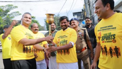 Photo of കേരള പോലീസ് കായികമേള 2026, തൃശ്ശൂർ റൂറലിൽ ദീപശിഖാപ്രയാണത്തിന് വൻ സ്വീകരണം നൽകി.