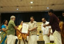 Photo of ശ്രീഗുരുവായൂരപ്പൻ ക്ഷേത്രകലാ പുരസ്കാരം കലാമണ്ഡലം ഗിരിജാദേവിക്ക് സമ്മാനിച്ചു.