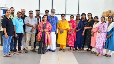 Photo of ഗുരുശ്രേഷ്ഠ പുരസ്കാരം നേടിയ അന്തിക്കാട് ഗവ.എൽ പി സ്കൂളിലെ പ്രധാന അധ്യാപിക സി വി സീനയെ വിദ്യാലയത്തിലെ അധ്യാപകരും മാധ്യമ പ്രവർത്തകരും അനുമോദിച്ചു.
