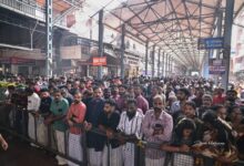 Photo of ഗുരുവായൂരിൽ റെക്കാർഡ് വിവാഹങ്ങൾ, ഒറ്റ ദിവസം നടന്നത് 420 കല്യാണങ്ങൾ. ദർശനവും വിവാഹ ചടങ്ങുകളും സമയബന്ധിതമായി പൂർത്തിയായി.