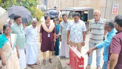 Photo of മൂന്നുപീടിക ബീച്ച് റോഡ് അടിപ്പാതയിൽ തുടർച്ചയായി വാഹനാപകടങ്ങൾ നടക്കുന്നു.നാഷ്ണൽ ഹൈവേ ഓഫീസർമാരും ശിവാലയ കമ്പനിയുടെ എഞ്ചിനീയർമാരും പഞ്ചായത്ത് ഭരണസമിതിയും സ്ഥലം സന്ദർശിച്ചു.