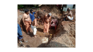 Photo of തളിക്കുളം ശ്രീ ധർമ്മശാസ്താ ക്ഷേത്രത്തിലെ വിഷ്ണുമായ, കരിങ്കുട്ടി, വീരഭദ്രൻ എന്നീ സ്വാമിമാരുടെ ക്ഷേത്രം പുനരുദ്ധാരണപ്രവർത്തനങ്ങൾ ആരംഭിച്ചു.